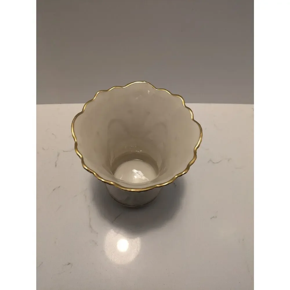 Lenox Porcelain Flower Vase Scalloped Edges With Gold Trim 5.5